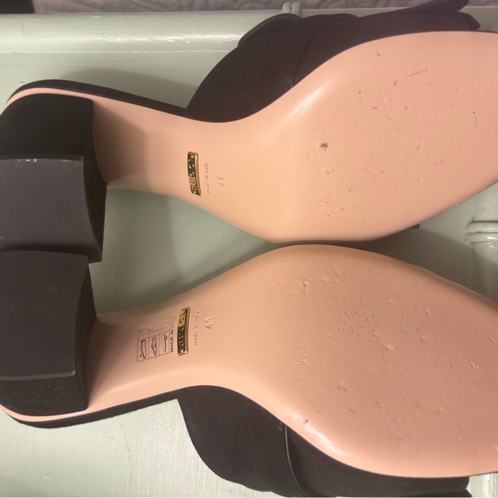 Gucci Marmont
Double G Logo Suede Slides
Women's Size 41/10-10.5 euc worn once! - Picture 8 of 8